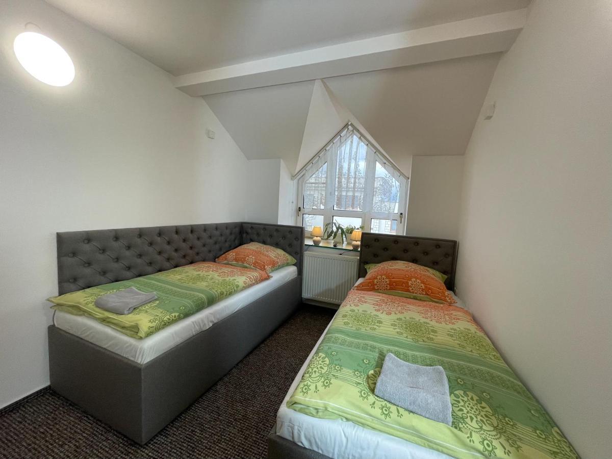 Uničov Hotel Colchi מראה חיצוני תמונה