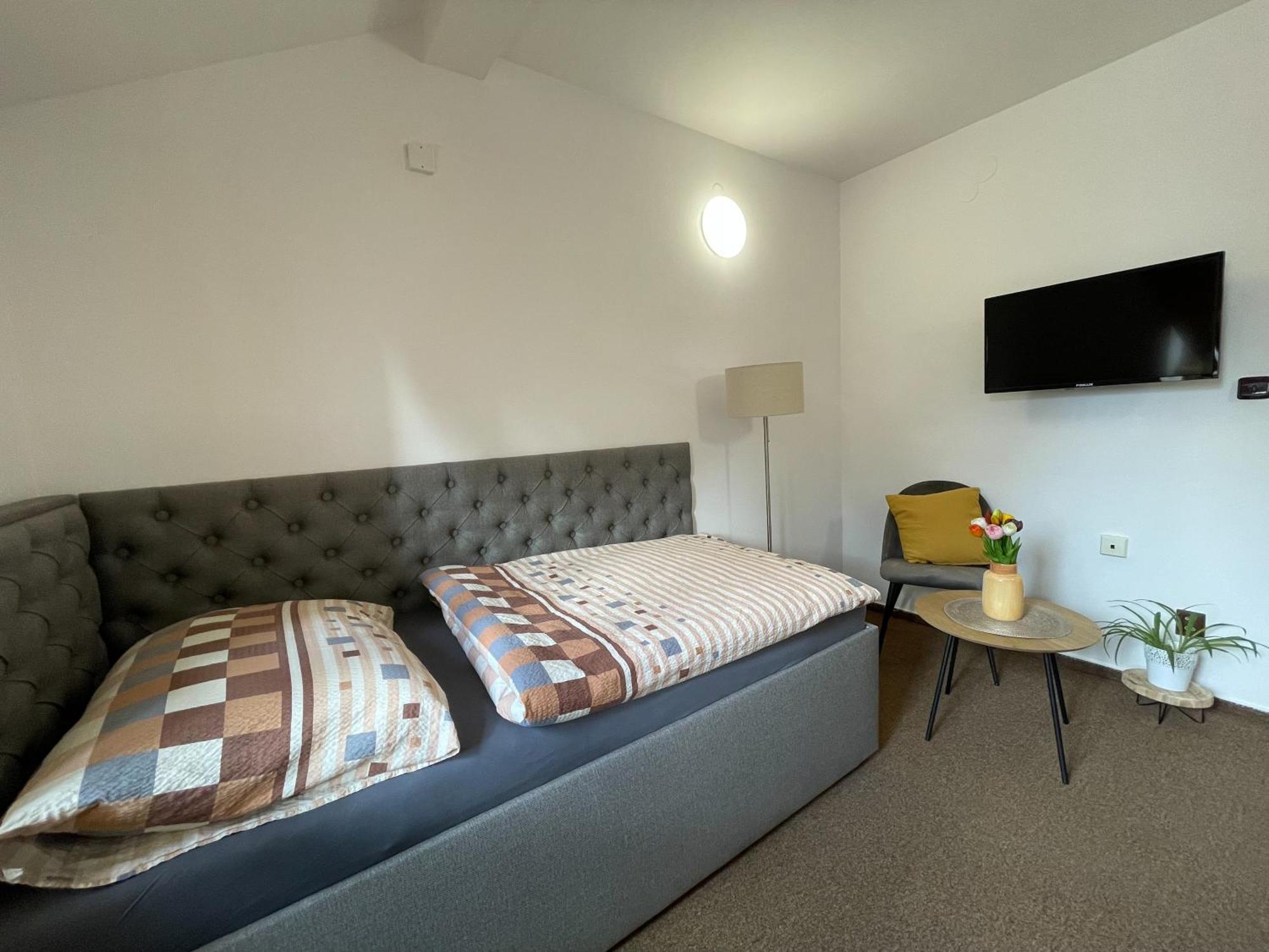Uničov Hotel Colchi מראה חיצוני תמונה