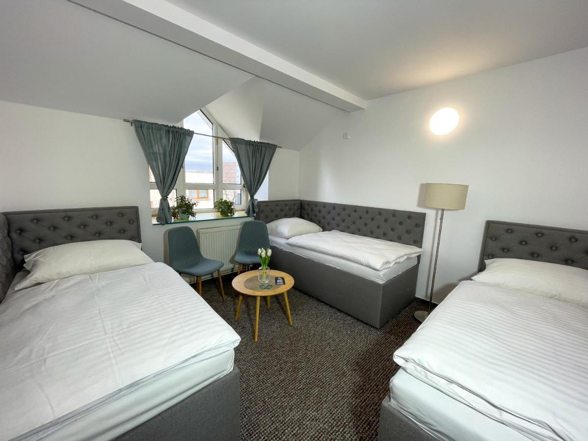 Uničov Hotel Colchi מראה חיצוני תמונה